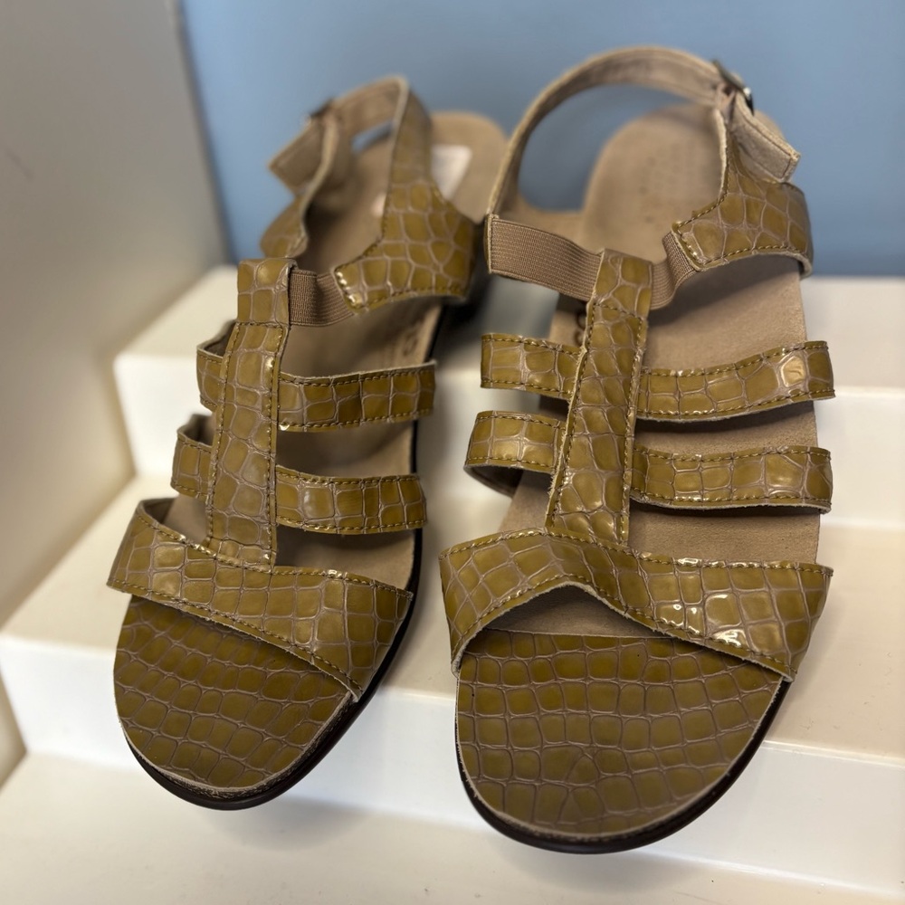 SAS Croc-Embossed Tan Sandals